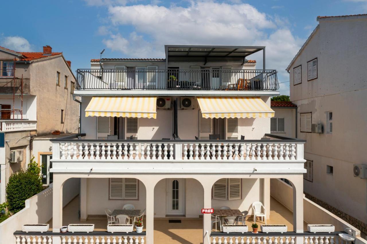Apartment And Rooms Dalmatiko Vodice Kültér fotó