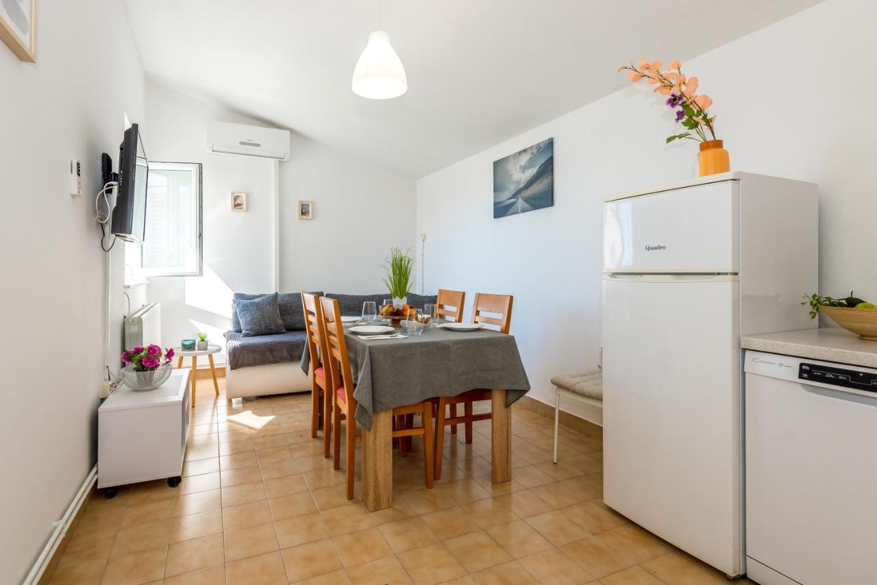 Apartment And Rooms Dalmatiko Vodice Kültér fotó