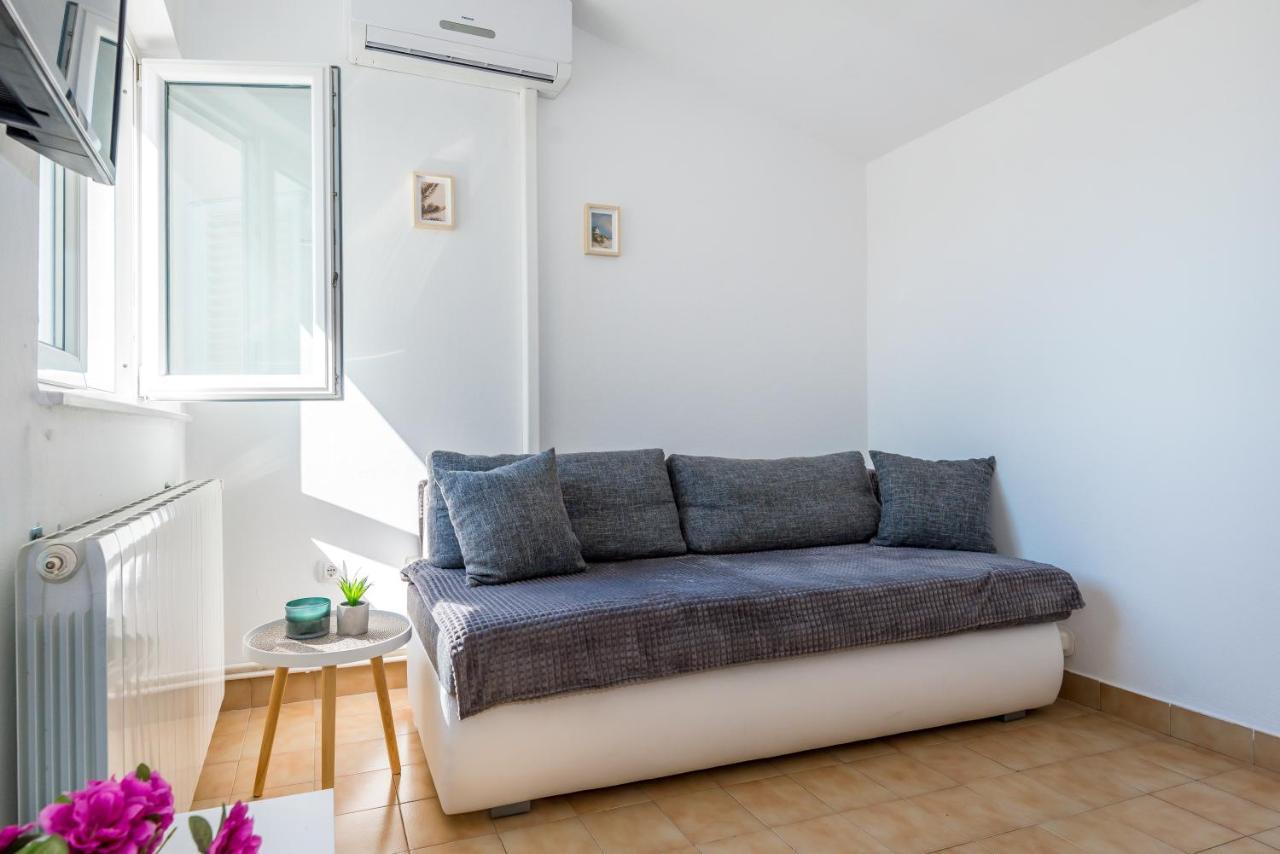 Apartment And Rooms Dalmatiko Vodice Kültér fotó