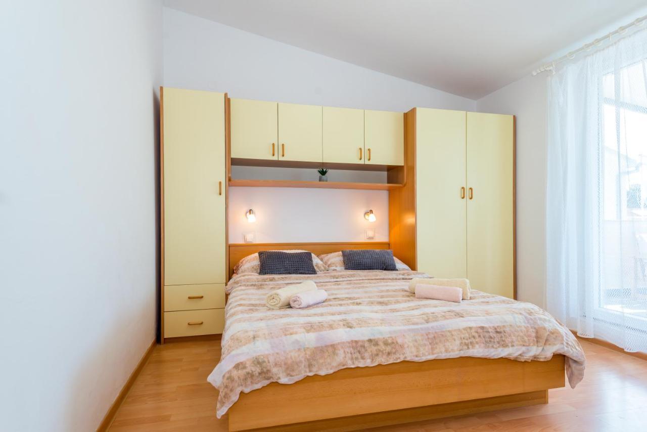 Apartment And Rooms Dalmatiko Vodice Kültér fotó