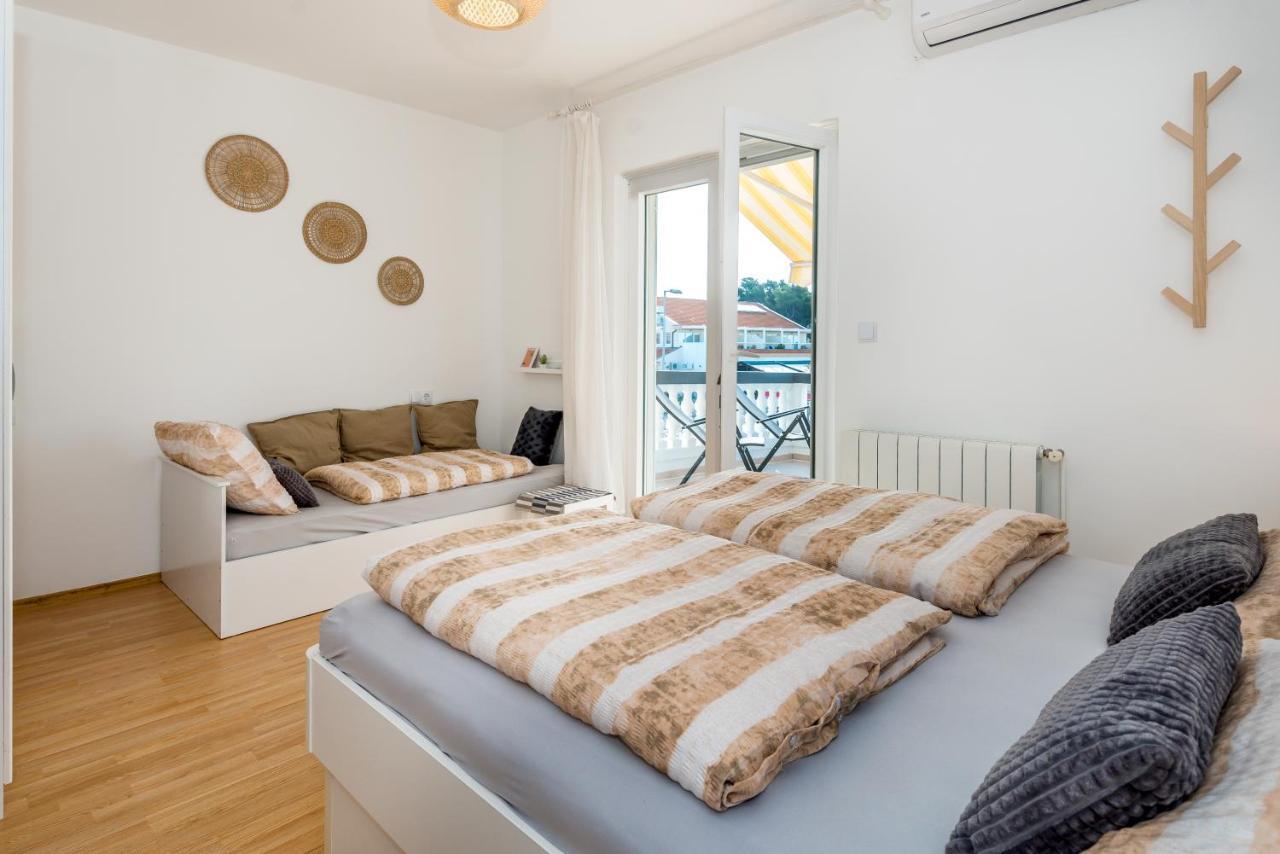 Apartment And Rooms Dalmatiko Vodice Kültér fotó