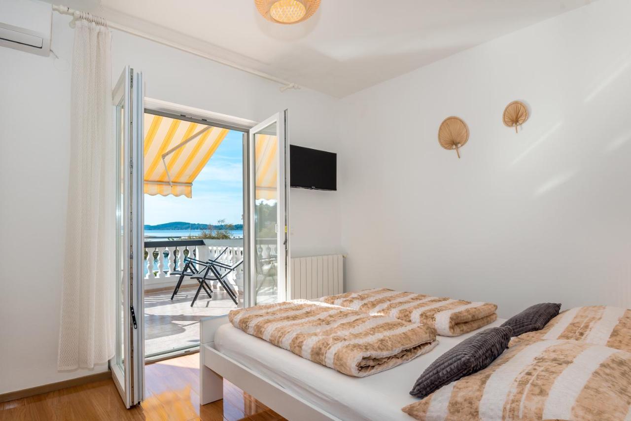 Apartment And Rooms Dalmatiko Vodice Kültér fotó