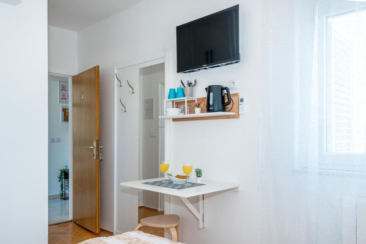 Apartment And Rooms Dalmatiko Vodice Kültér fotó