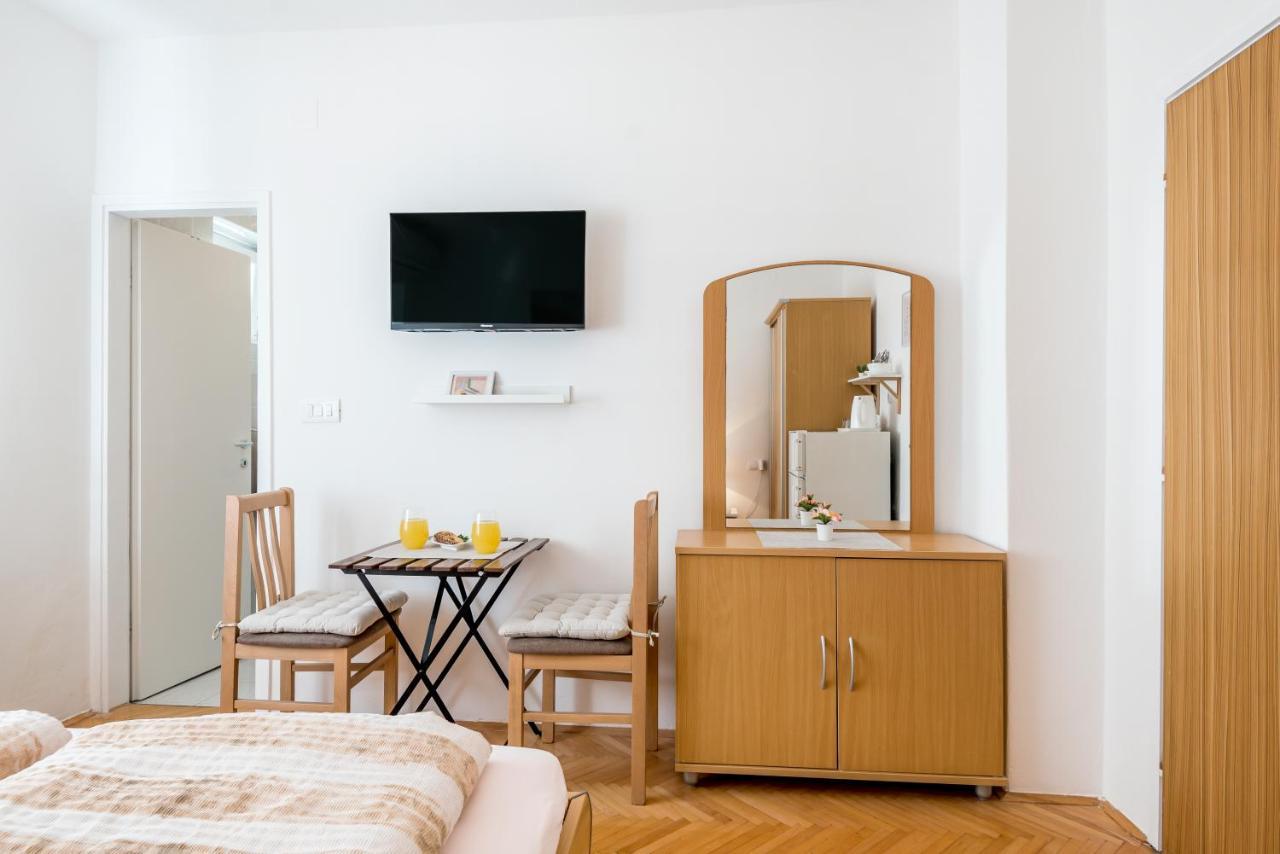 Apartment And Rooms Dalmatiko Vodice Kültér fotó